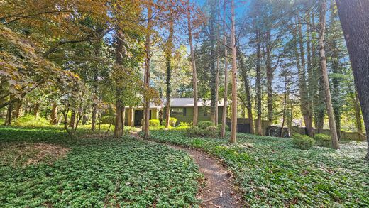 Detached House in Southbury, New Haven County
