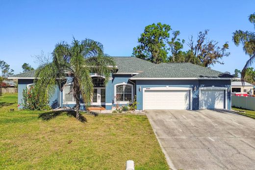 Einfamilienhaus in Land O' Lakes, Pasco County