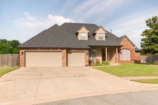 Detached House in Edmond, Oklahoma County