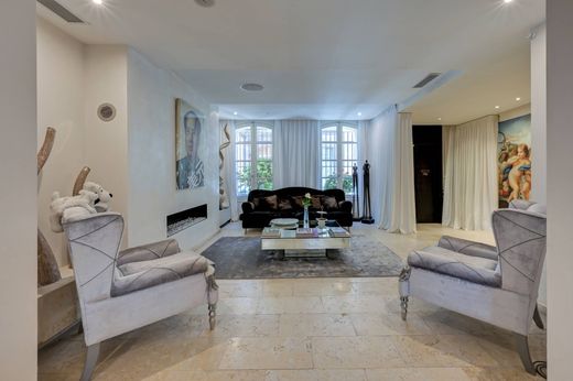 Detached House in Aix-en-Provence, Bouches-du-Rhône