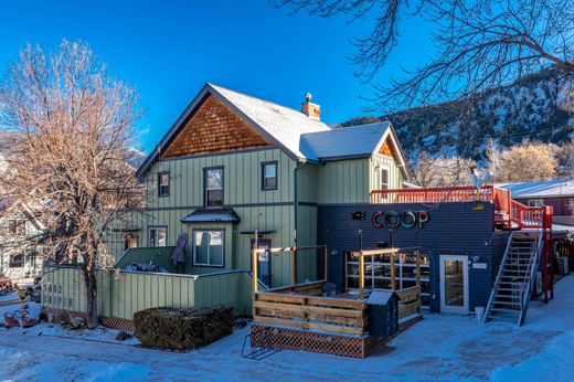 Luxury home in Glenwood Springs, Garfield