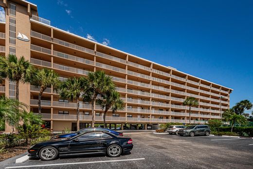 Apartment in Indian Shores, Pinellas County