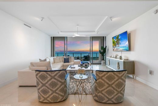 Apartment in Palm Beach Shores, Palm Beach