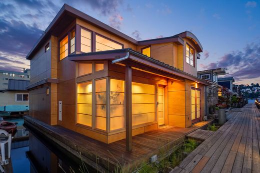 Detached House for sale in Seattle