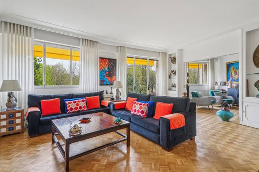Apartment in Neuilly-sur-Seine, Hauts-de-Seine