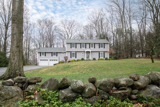 Detached House in New Milford, Litchfield County