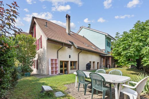Detached House in Le Landeron, Neuchâtel District