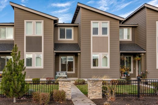 Townhouse in Bend, Deschutes County
