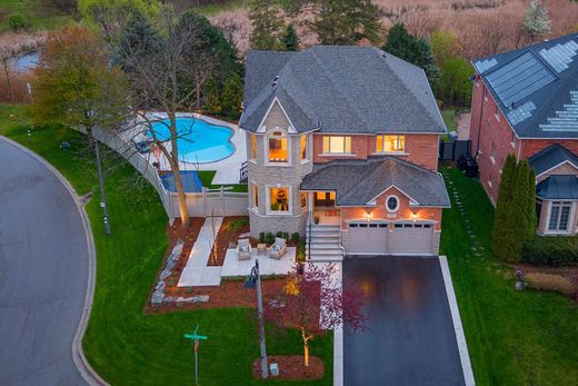 Detached House in Oakville, Ontario