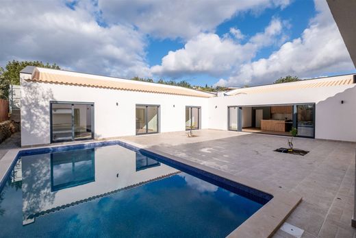 Dom jednorodzinny w Loulé, Distrito de Faro