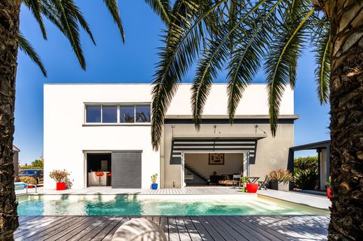 Detached House in Perpignan, Pyrénées-Orientales