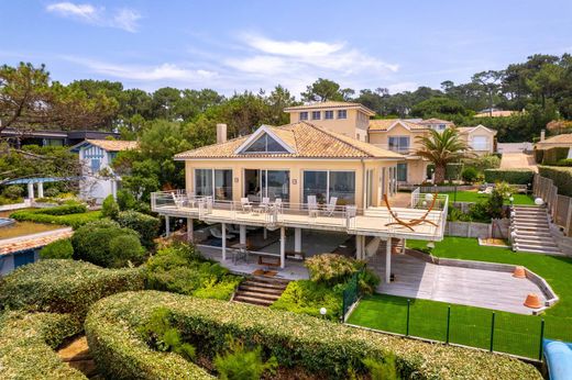 Detached House in Pyla sur Mer, Gironde