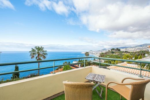 Dom jednorodzinny w Funchal, Madeira