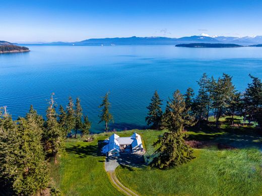 Luxury home in Anacortes, Skagit County