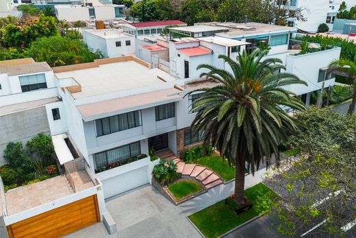 Detached House in San Isidro, Lima