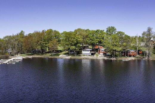Luxury home for sale in Whitestone