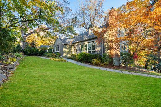 Detached House in Scarsdale, Westchester County
