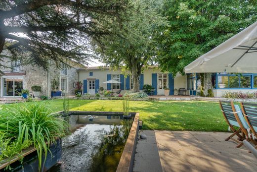 Mehrfamilienhaus in La Rochelle, Charente-Maritime