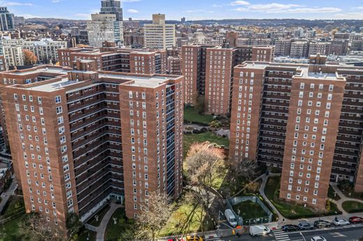 Luksusowy dom w Rego Park, Queens County