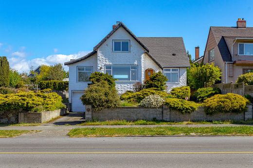 Einfamilienhaus in Victoria, Capital Regional District