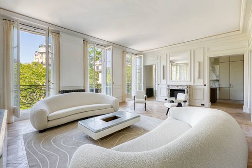 Apartment in La Muette, Auteuil, Porte Dauphine, Paris