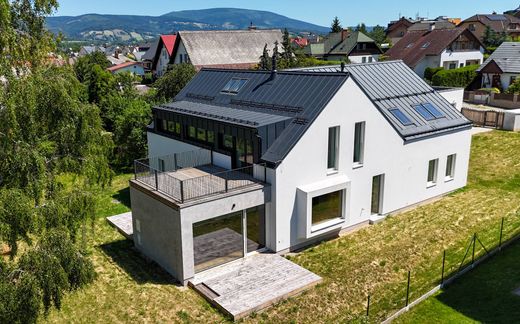 Vrijstaand huis in Vrchlabí, Okres Trutnov