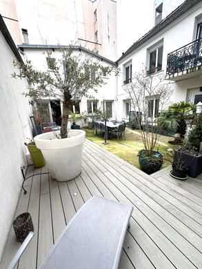 타운 하우스 / Clichy, Hauts-de-Seine