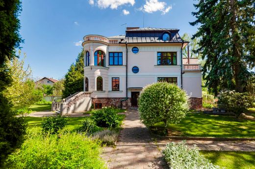 Villa in Dobřichovice, Okres Praha-západ