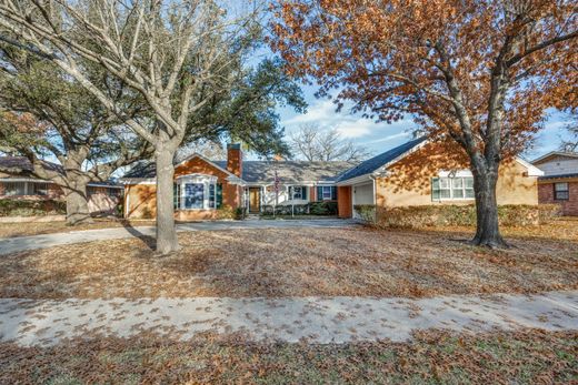 Detached House in Gainesville, Cooke County