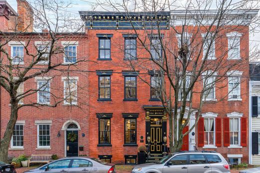 Luxury home in Alexandria, City of Alexandria