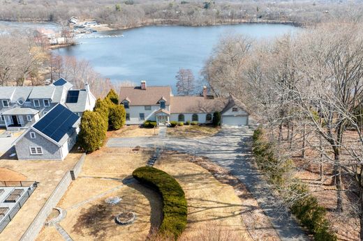 Detached House in Arlington, Middlesex County