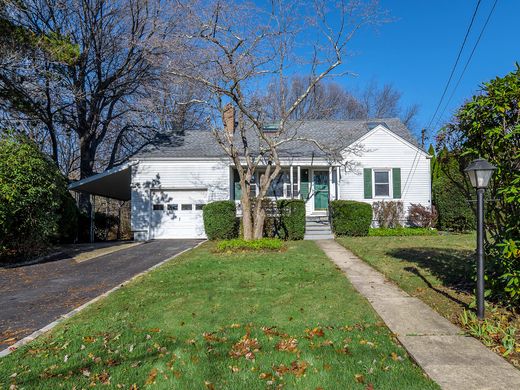 Detached House in Sea Cliff, Nassau County