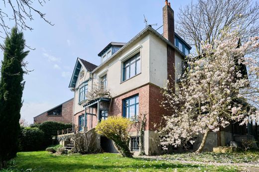 Detached House in Mons-en-Barœul, North