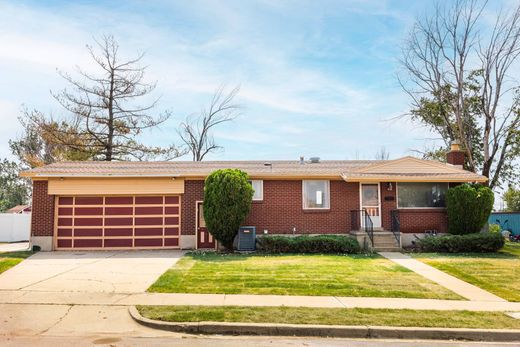 Luxury home in Clearfield, Davis County