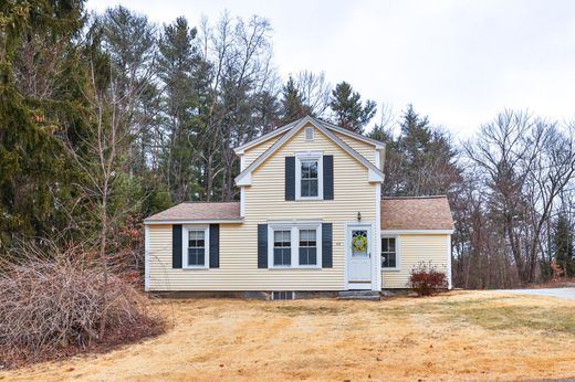 Detached House in Westford, Middlesex County