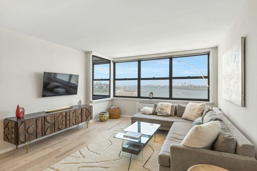 Apartment in Guttenberg, Hudson County