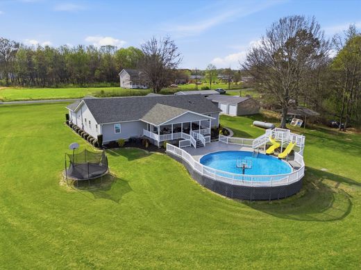 Luxury home in Section, Jackson County