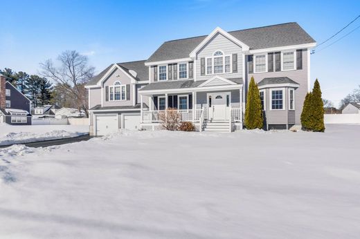 Detached House in Tewksbury, Middlesex County