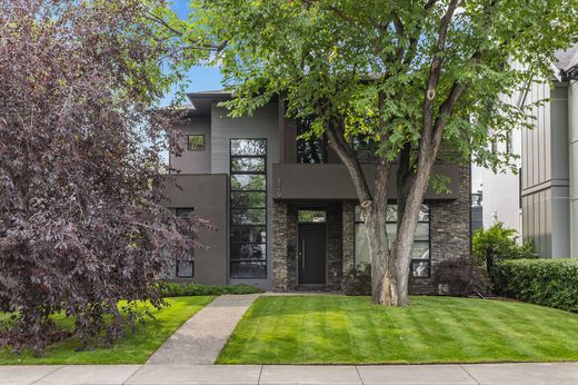 Detached House in Calgary, Alberta