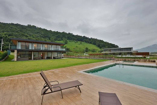 Dom jednorodzinny w Mangaratiba, Rio de Janeiro