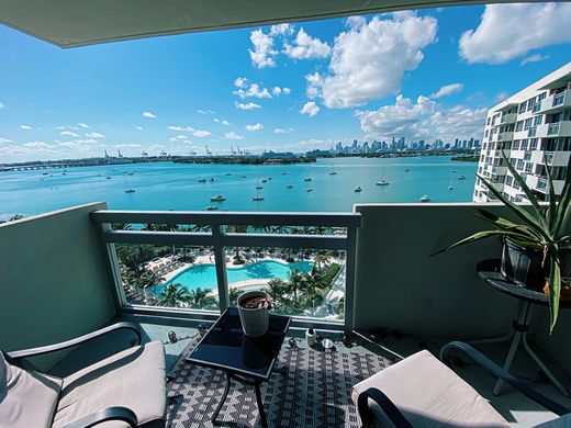 Apartment / Etagenwohnung in Miami Beach, Miami-Dade County