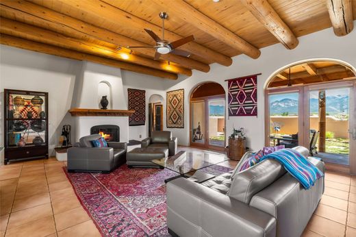 Detached House in El Prado, Taos County