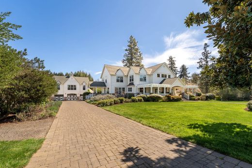 Luxury home in Amity, Yamhill County