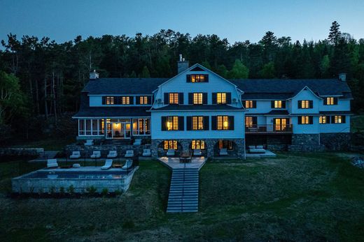 Einfamilienhaus in La Malbaie, Capitale-Nationale