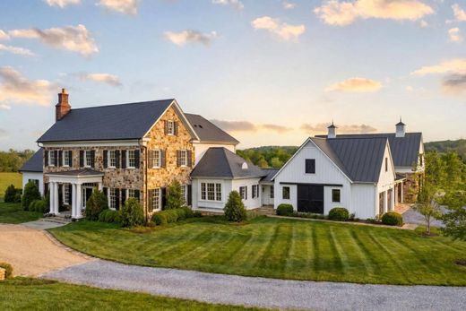 Luxury home in The Plains, Fauquier County