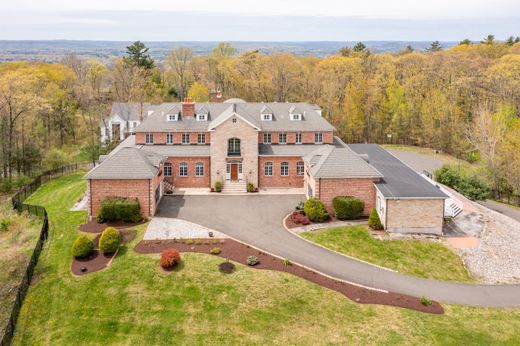 Detached House in Avon, Hartford County