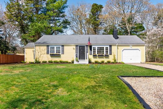 Detached House in Osterville, Barnstable County