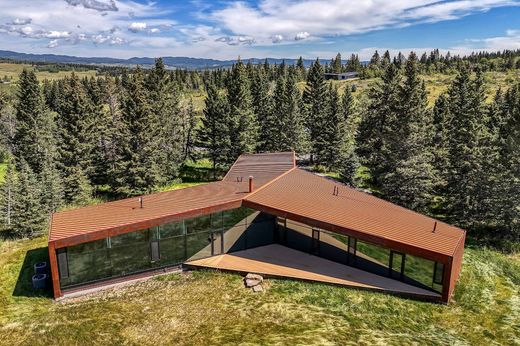 Detached House in Seebe, Alberta