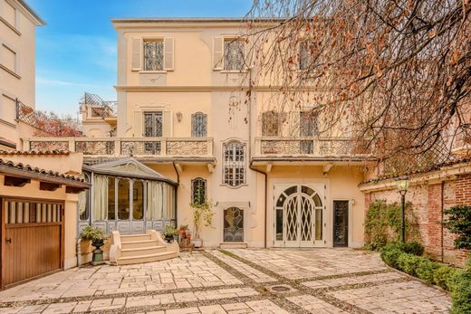 Detached House in Turin, Piedmont