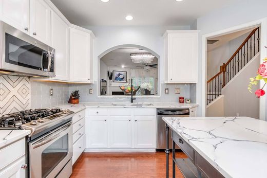 Элитный дом, Brookhaven, DeKalb County